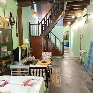 Lang Hoose Guest house George Town